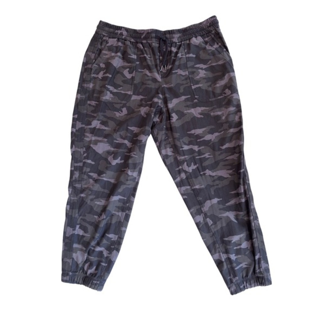 Athleta Camo Farallon Jogger Gray Black Camouflage Pants Plus Size 20 minimalist